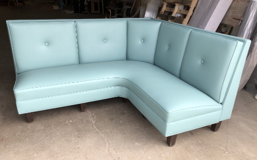 Pillow back with Legs Note: 45-degre angle in the corner Pillow back with Legs<br />
Note: 45-degre angle in the corner