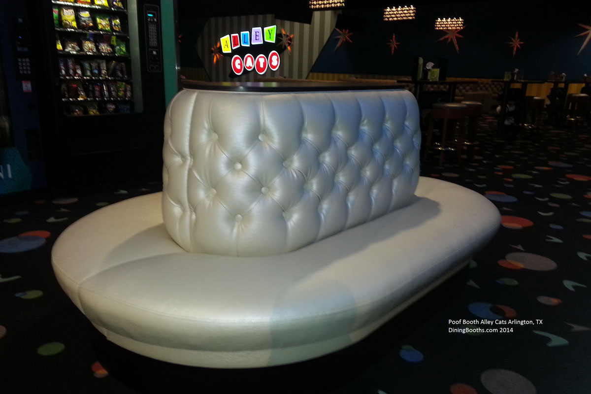poof-dining-booth poof-dining-booth